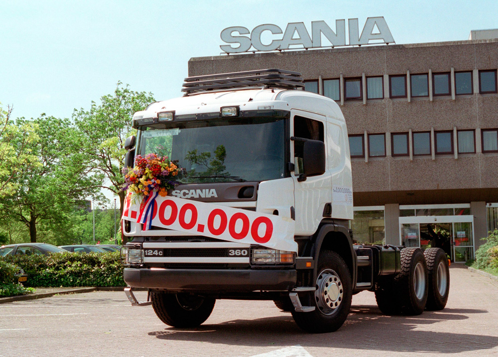 Миллионный грузовик Scania выпущен на заводе в Zwolle в 2000 году